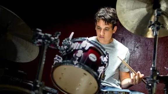 Jovem bateirista em Whiplash